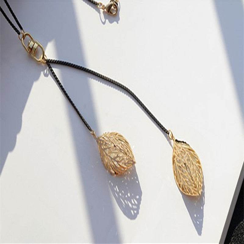 Leaf Tassel - Stuff Hunt