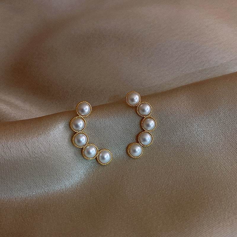 Glimmer Pearls - Stuff Hunt