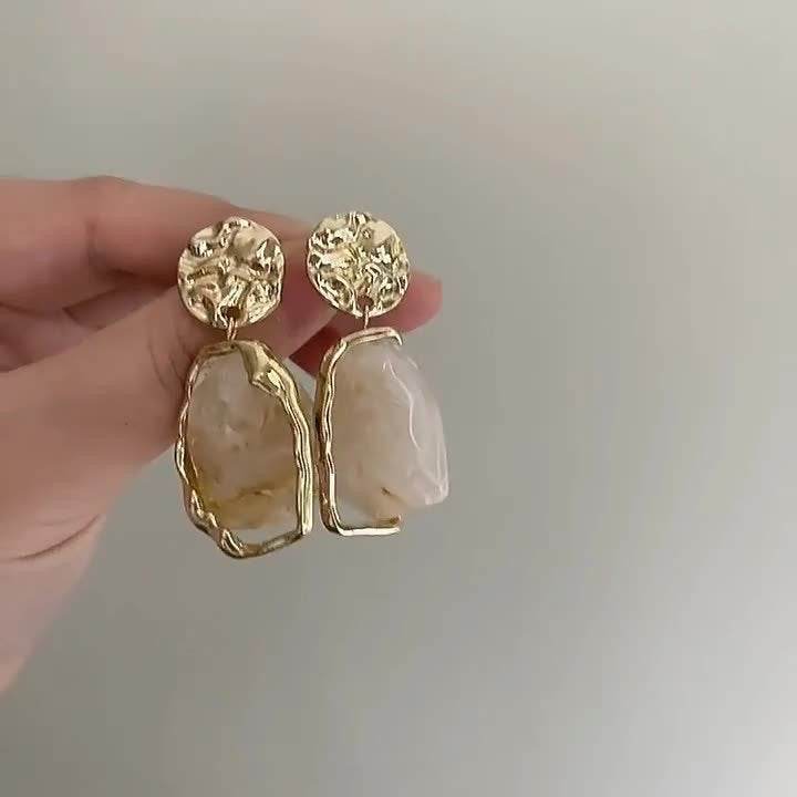 Glow Drop - Stuff Hunt