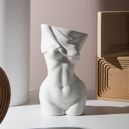 Minimal Statues - Stuff Hunt