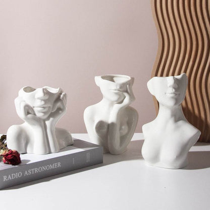 Minimal Statues - Stuff Hunt