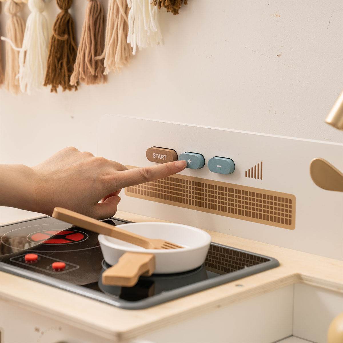 DIY Pretend Play Kitchen - Stuff Hunt