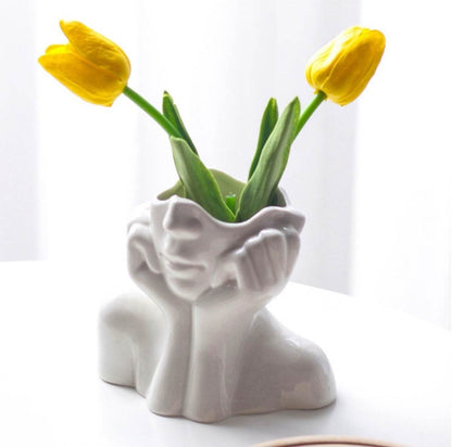Minimal Statues - Stuff Hunt