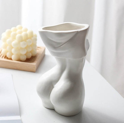 Minimal Statues - Stuff Hunt
